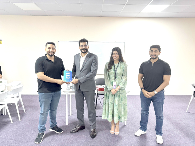 Aspiring entrepreneurs pitch business plans